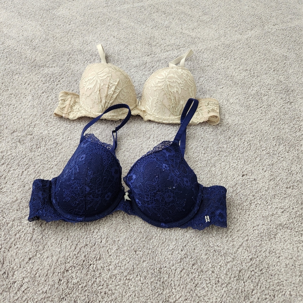 2 lace bras